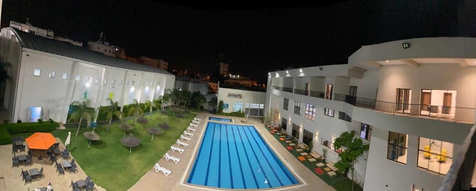 Garden, Swimming pool
