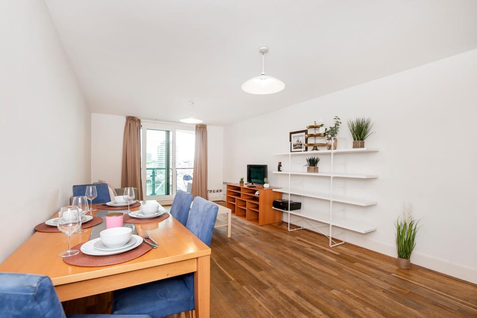 Amazing Thames view apartment House in City of Westminster