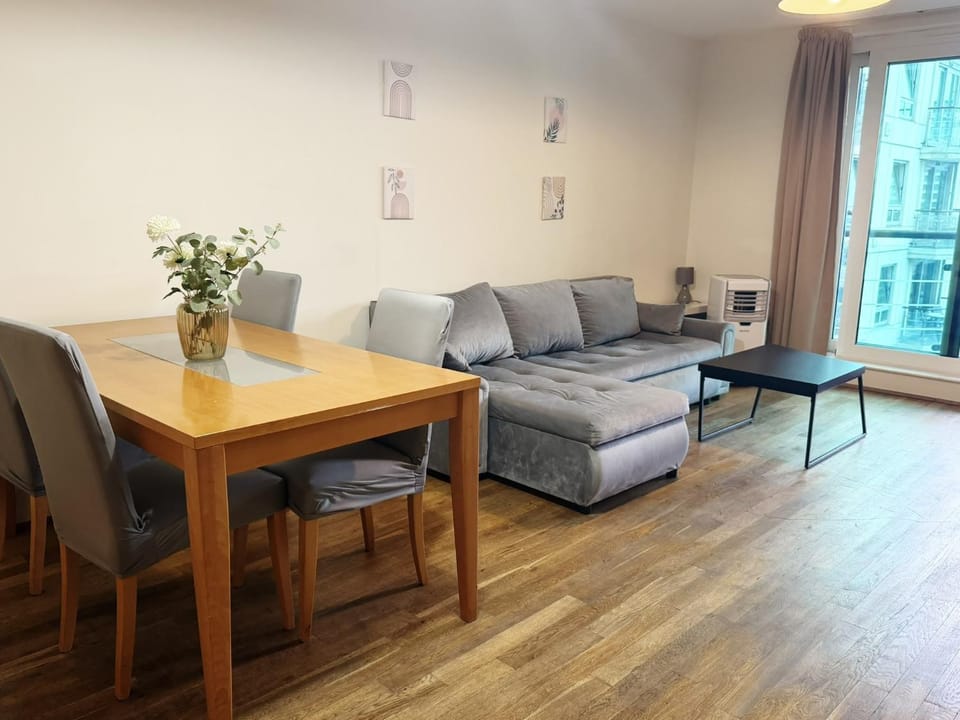 Amazing Thames view apartment House in City of Westminster