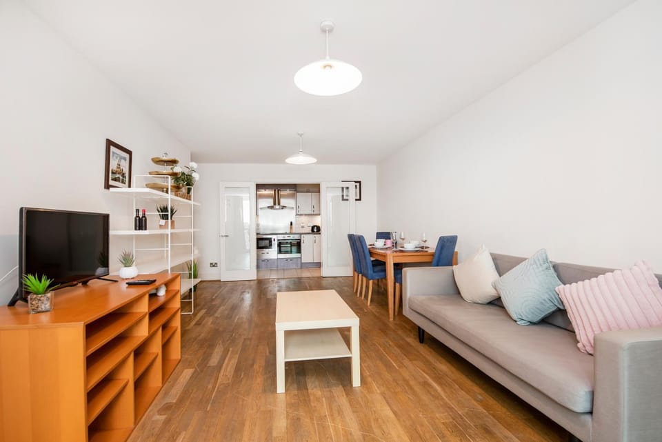 Amazing Thames view apartment House in City of Westminster