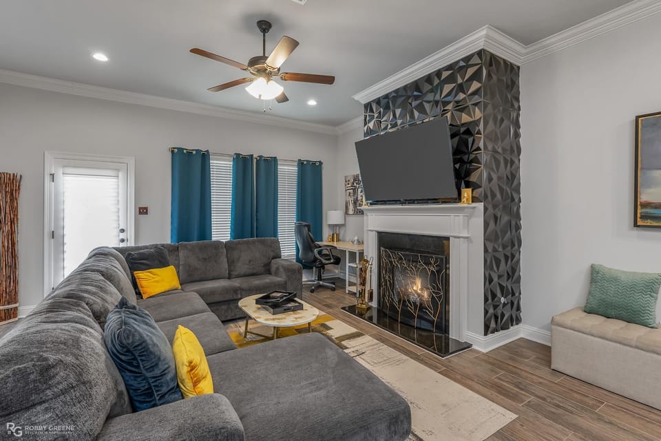 Communal lounge/ TV room, TV and multimedia, Living room, Seating area, Evening entertainment, fireplace