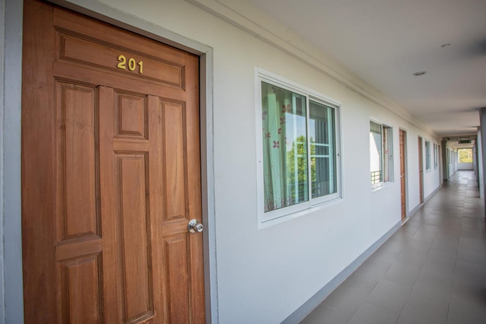 Facade/entrance, Balcony/Terrace