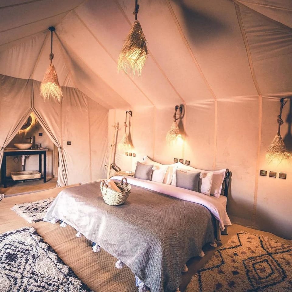 Property building, Bed, Photo of the whole room, Bedroom