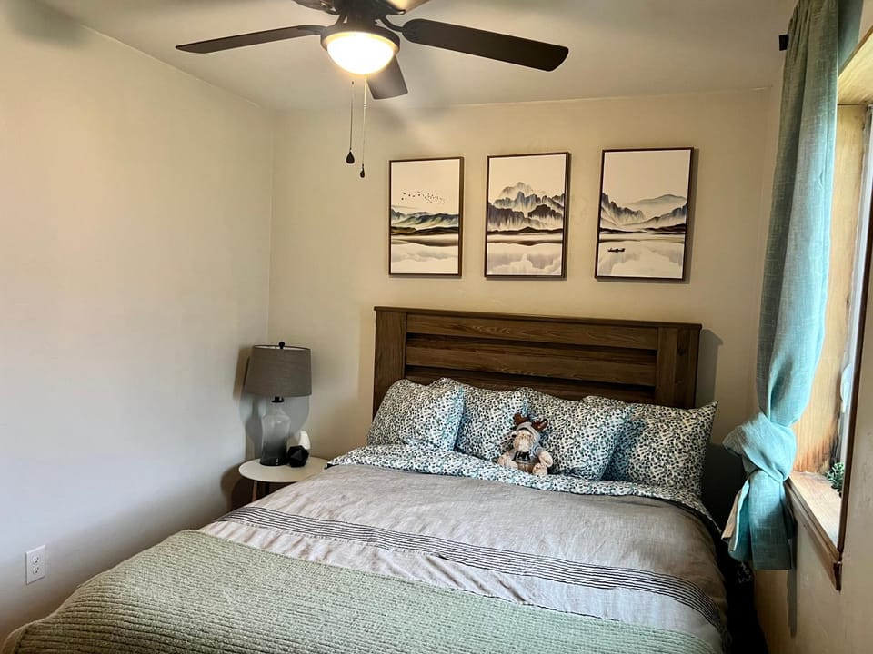 The Perfect 3 Bedroom Apartment - Central location Apartment in Fairbanks