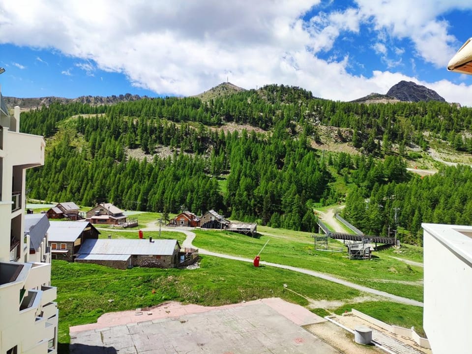Studio mezzanine rénové, accès direct pistes, parking et internet inclus - FR-1-292-179 Apartment in Isola