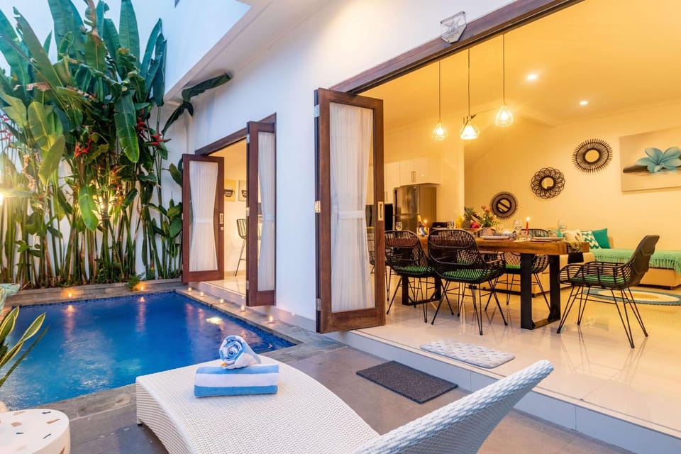 Dining area, Swimming pool