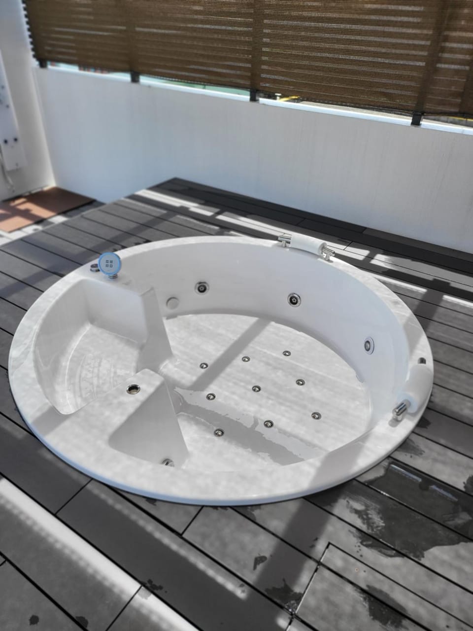 Hot Tub, Hot Tub