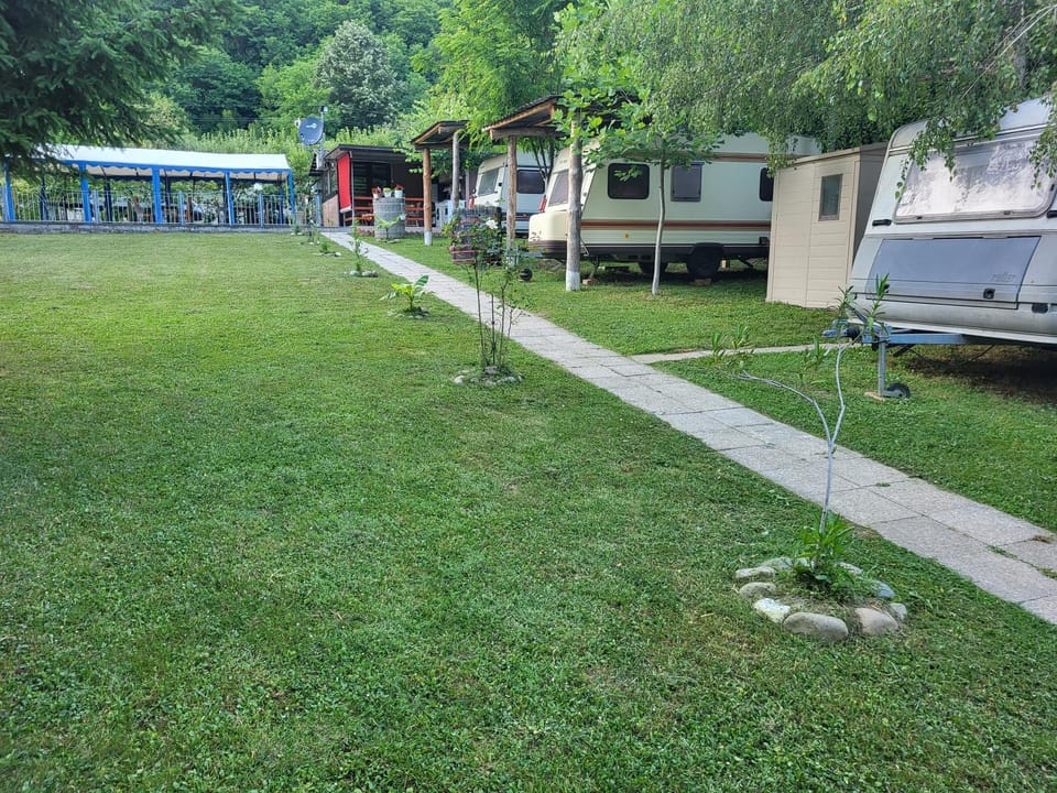 Kamp prikolica četvorokrevetna Campground/ 
RV Resort in Bosnia and Herzegovina