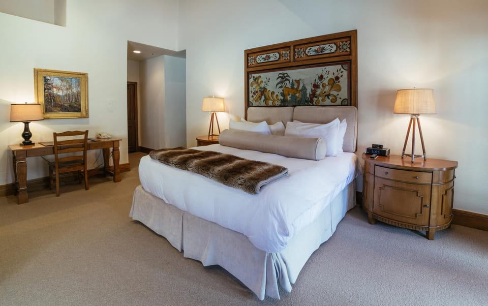 Flagstaff Three Bedroom Suite with Majestic Mountain Views condo Apartment in Deer Valley