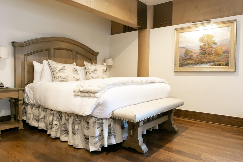 Sterling One Bedroom Suite in Great location with Majestic Mountain Views condo Apartment in Deer Valley