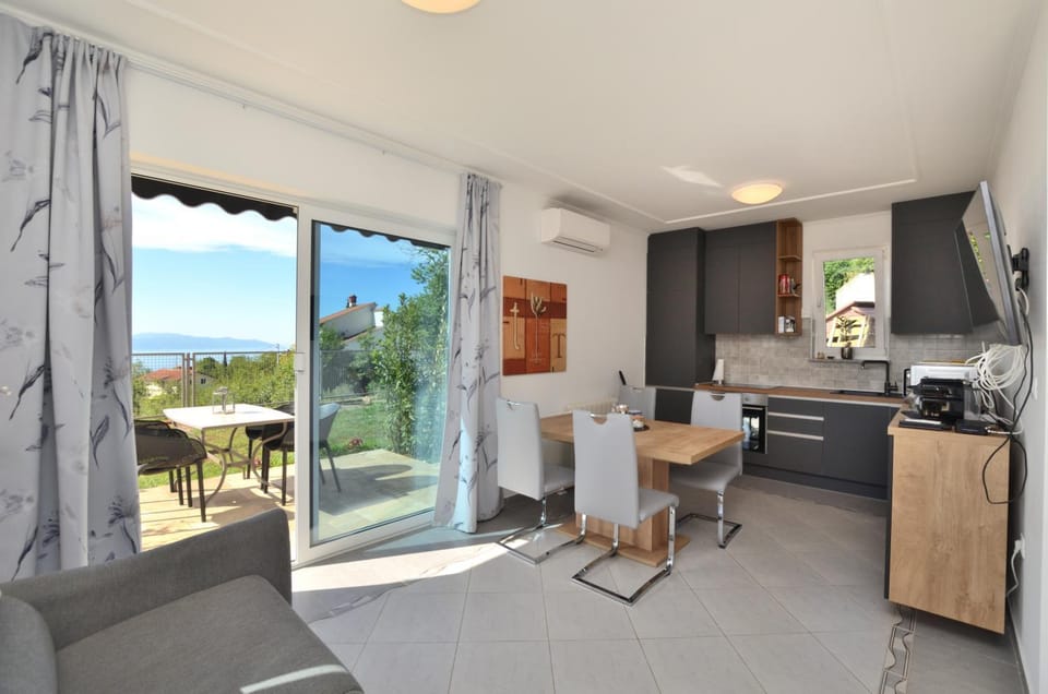 View (from property/room), Dining area, kitchen