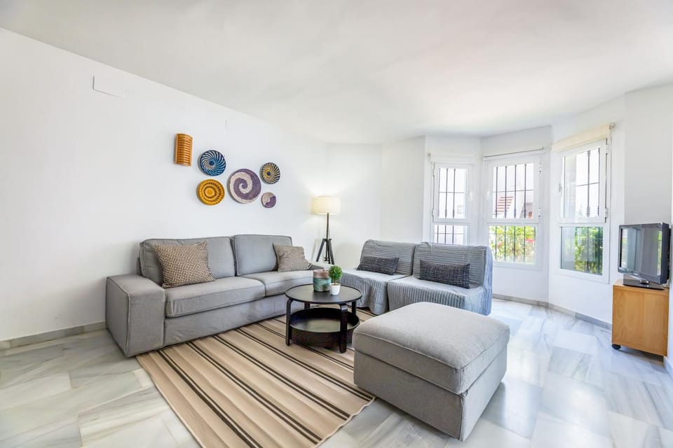 TV and multimedia, Living room, Dining area, air conditioner