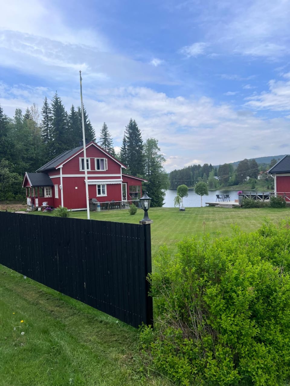 Villa Granhede -sjöläge med badtunna, eldstad med mera House in Innlandet
