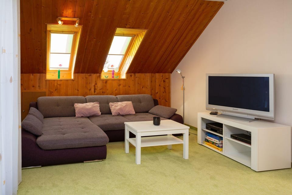 Communal lounge/ TV room, Living room, Seating area