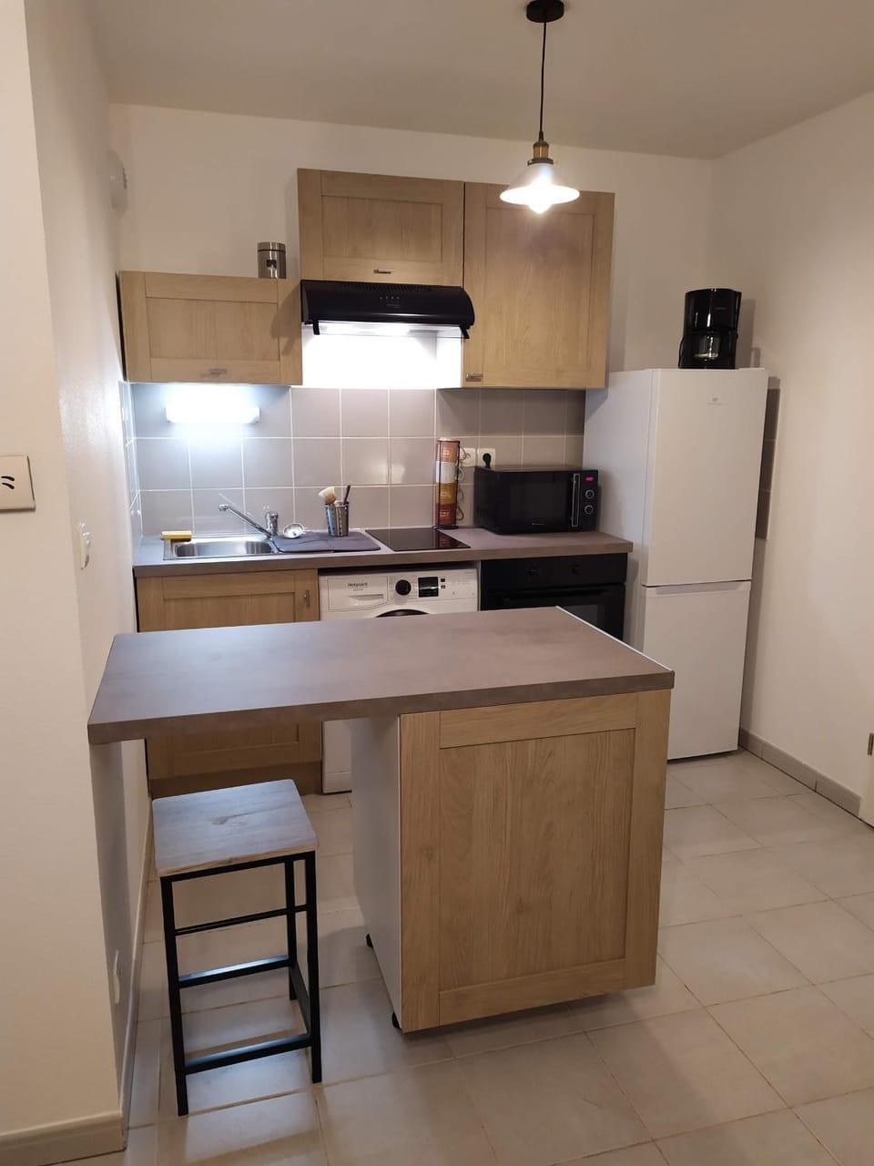 Kitchen or kitchenette
