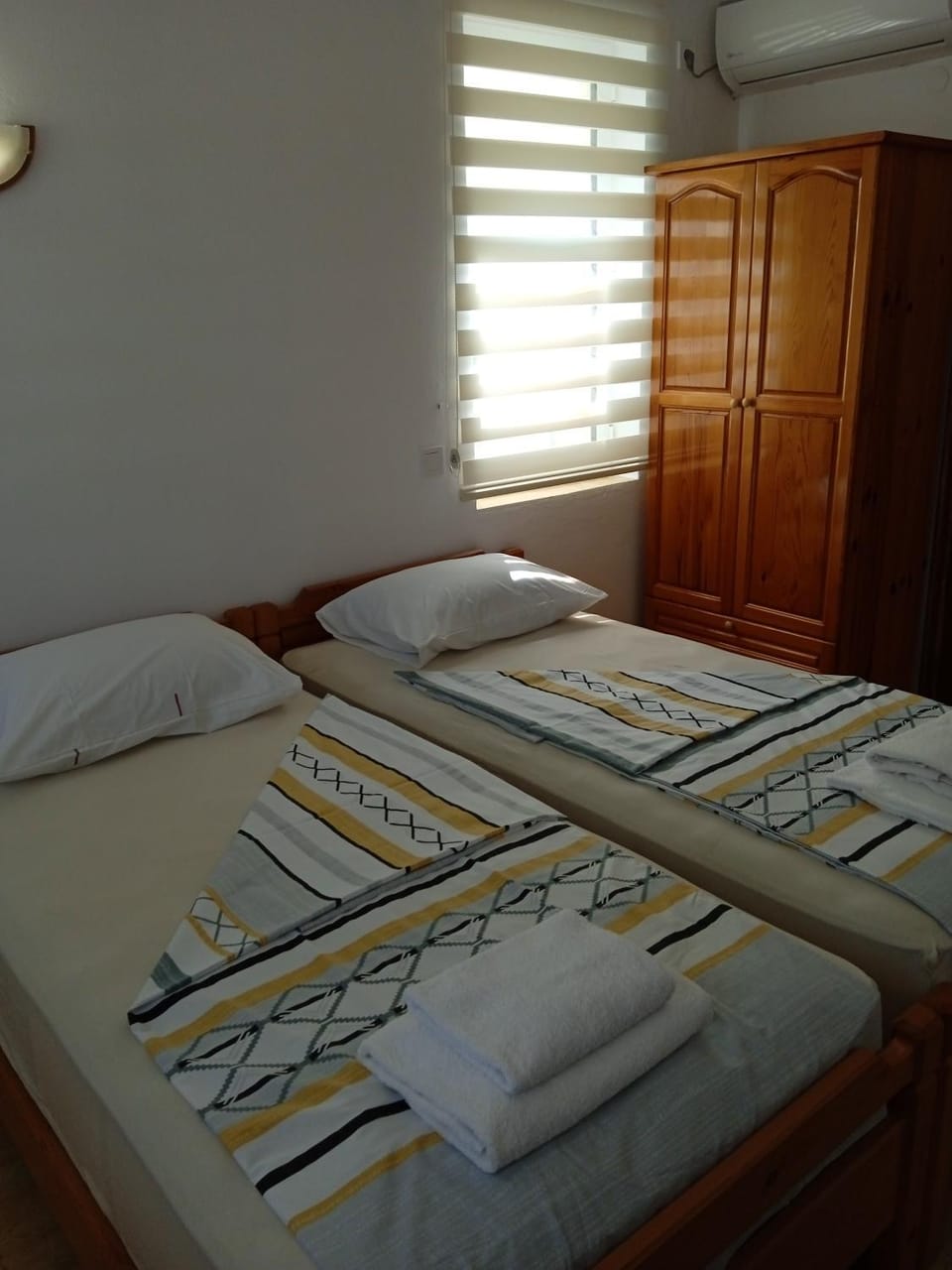 Photo of the whole room, Internal: Not applicable to any particular room