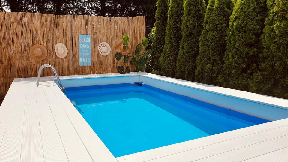 Garden, Swimming pool