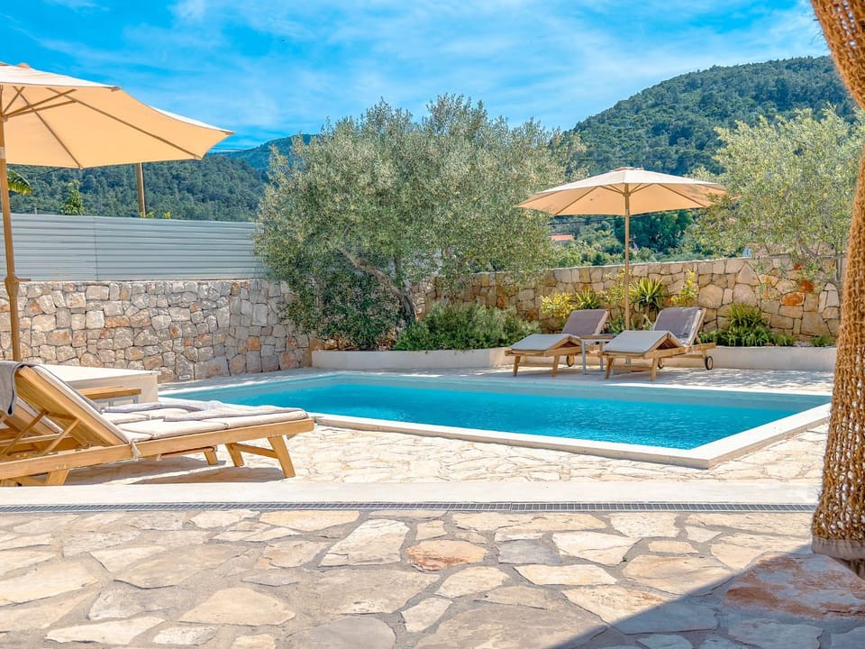 Property building, Swimming pool
