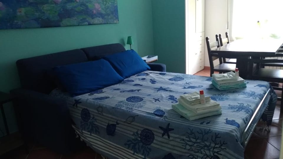 Seating area, Bedroom