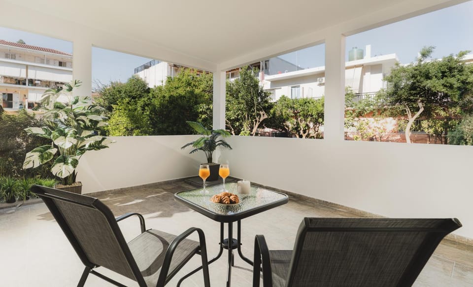 Patio, Balcony/Terrace, Seating area, Garden view