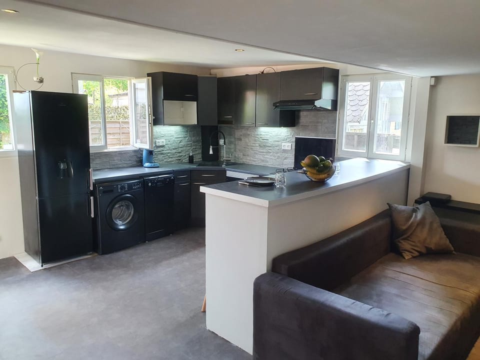 Kitchen or kitchenette, Living room, Dining area