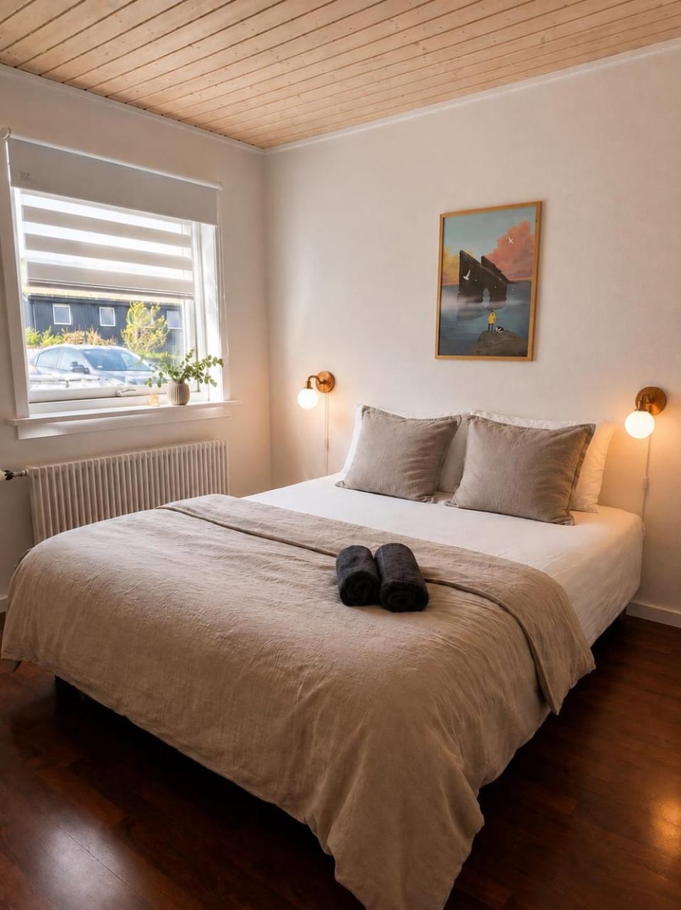 Bed, Photo of the whole room, Bedroom
