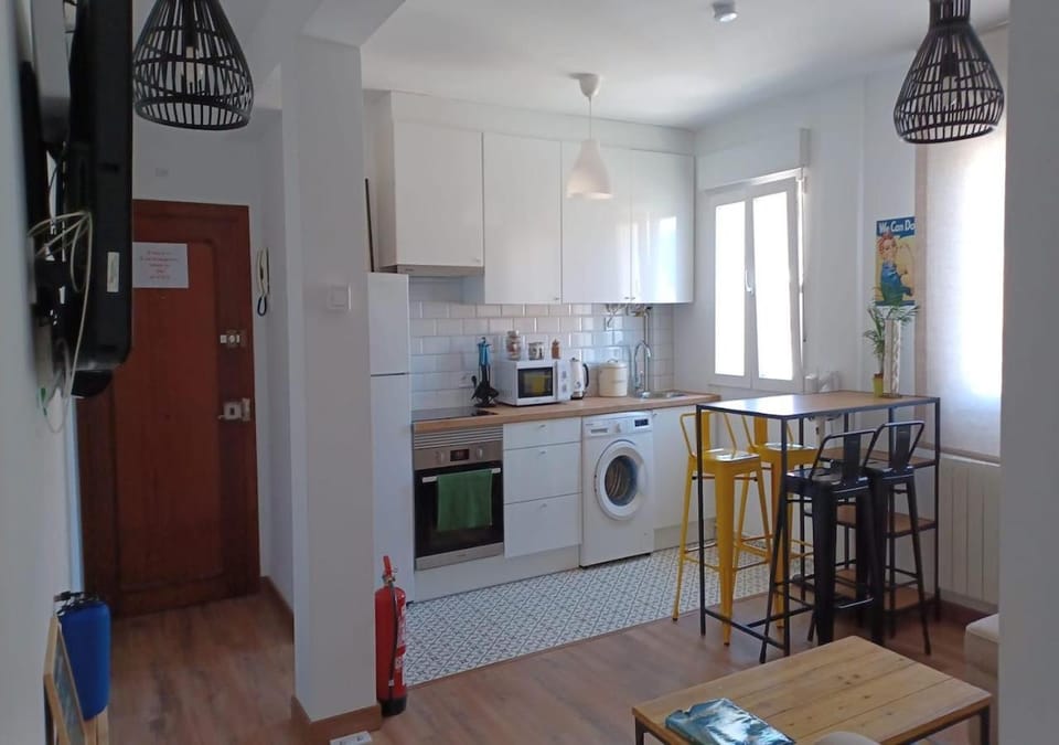 Kitchen or kitchenette, Seating area, Dining area, minibar, pet friendly, washing machine