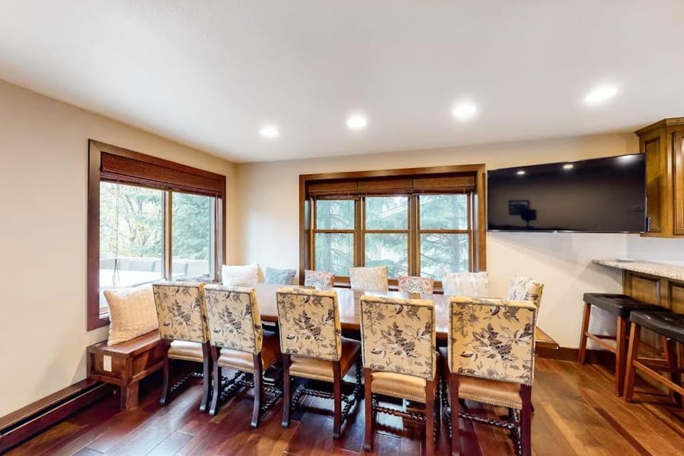 Altitude Escape House in Eagle County