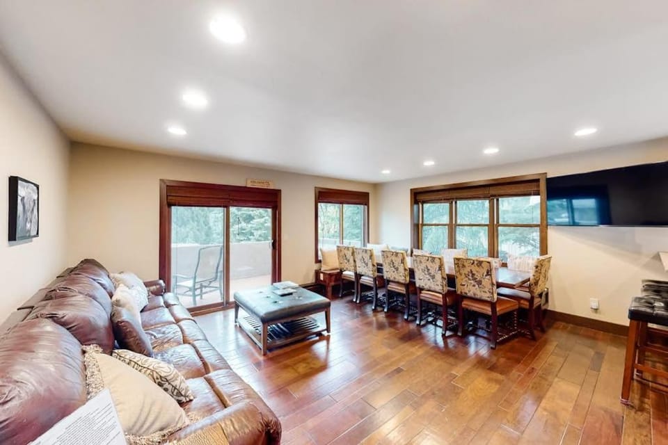 Altitude Escape House in Eagle County