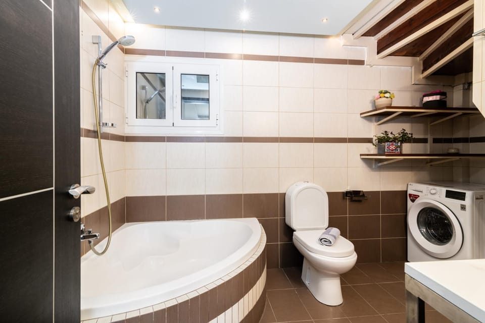 Toilet, Bathroom, Bath, washing machine