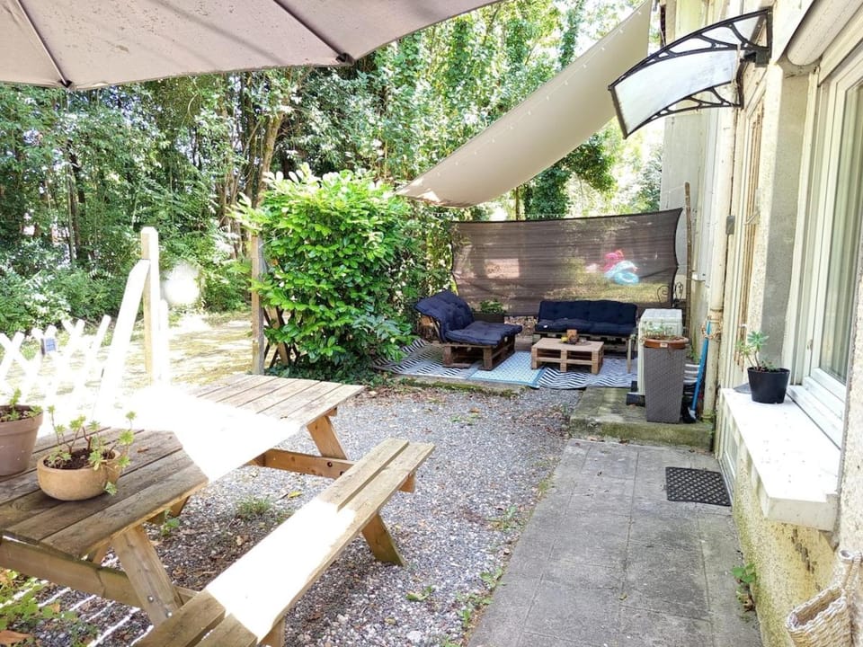 Patio, BBQ facilities, Dining area
