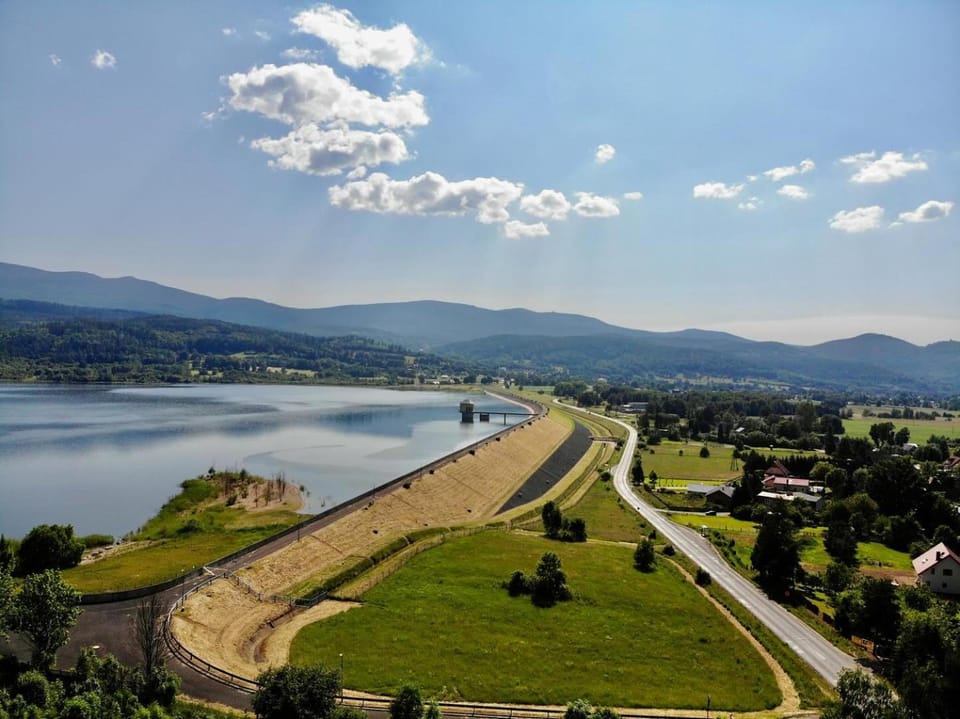 Off site, Neighbourhood, Bird's eye view, View (from property/room), City view, Lake view, Mountain view, Mountain view, Location