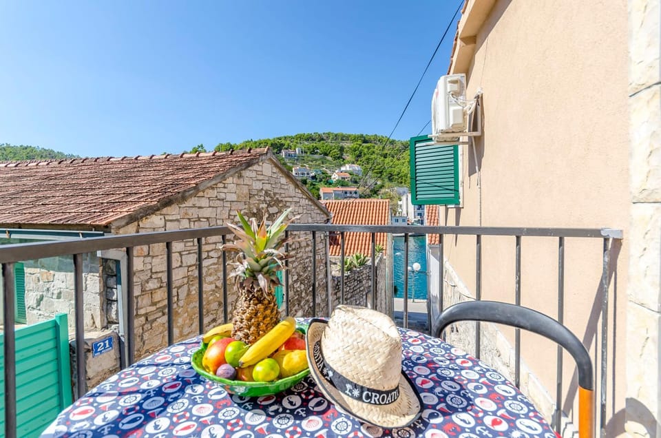 View (from property/room), Balcony/Terrace, Sea view
