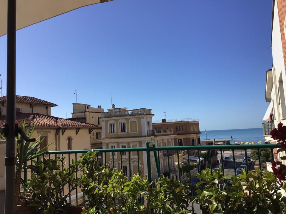 View (from property/room), Balcony/Terrace, Sea view