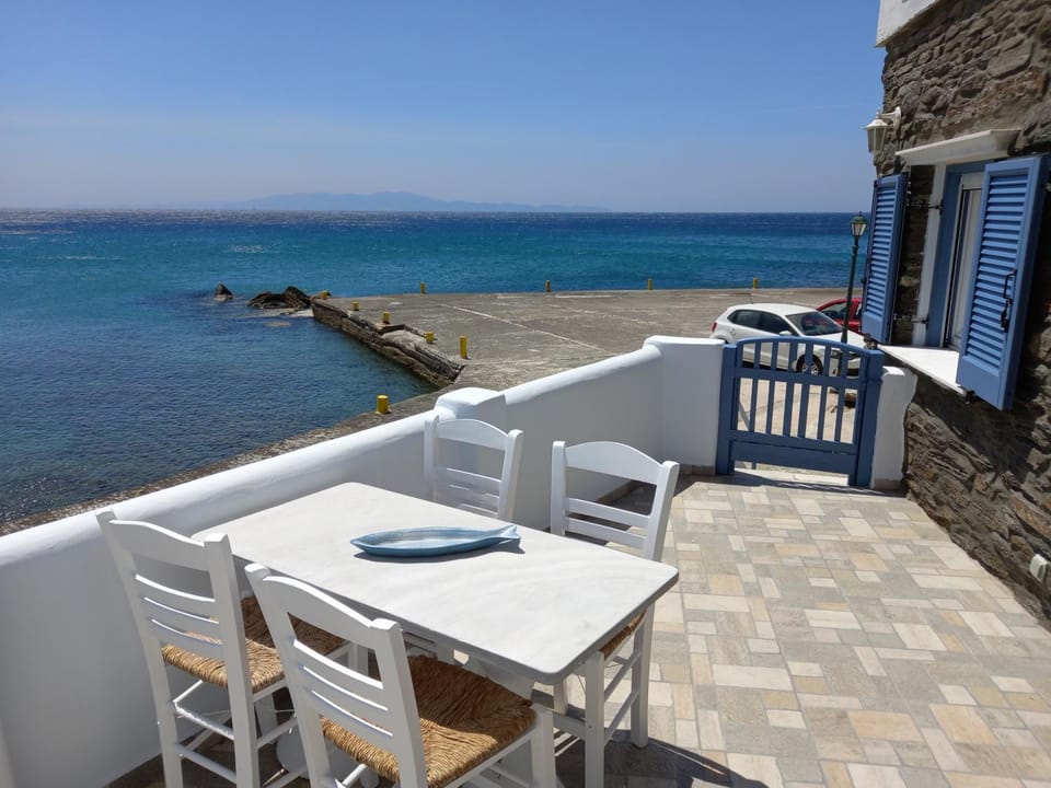 Anthie's shore house House in Decentralized Administration of the Aegean