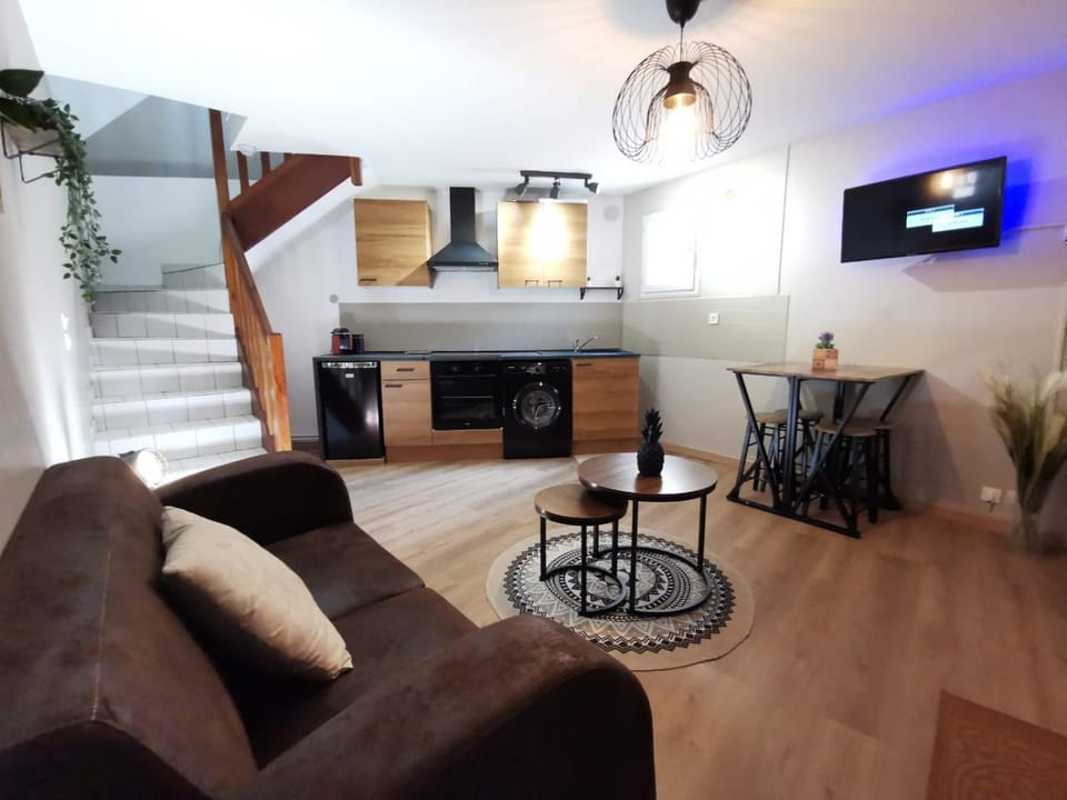 TV and multimedia, Coffee/tea facilities, Living room, Seating area, Dining area, pet friendly, stove, washing machine