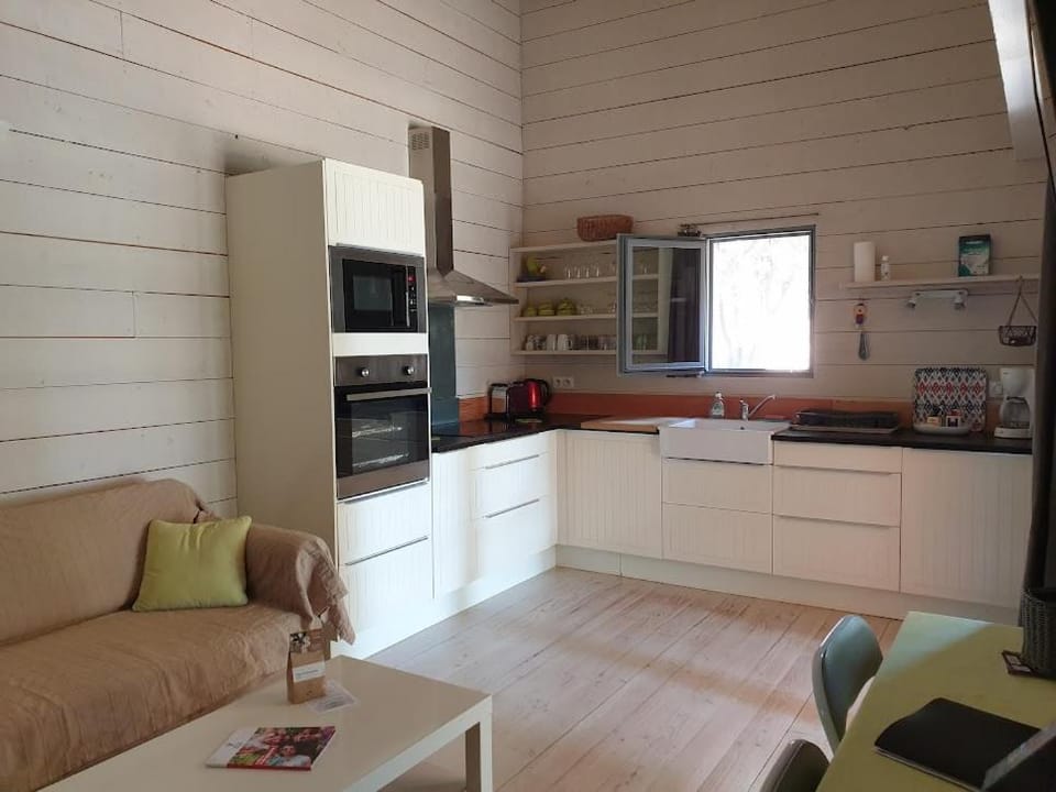 Gîtes "Les Cabanes de Carelle" entre Camargue et Cévennes House in Occitanie