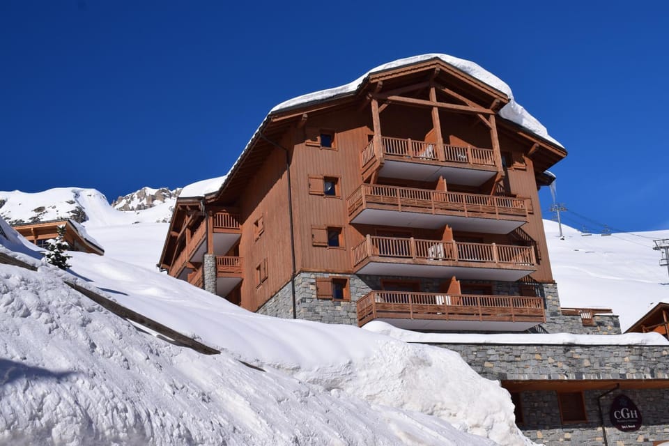 Property building, Winter, Mountain view