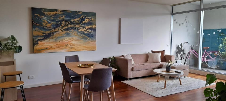 Living room, Decorative detail, Seating area, Family