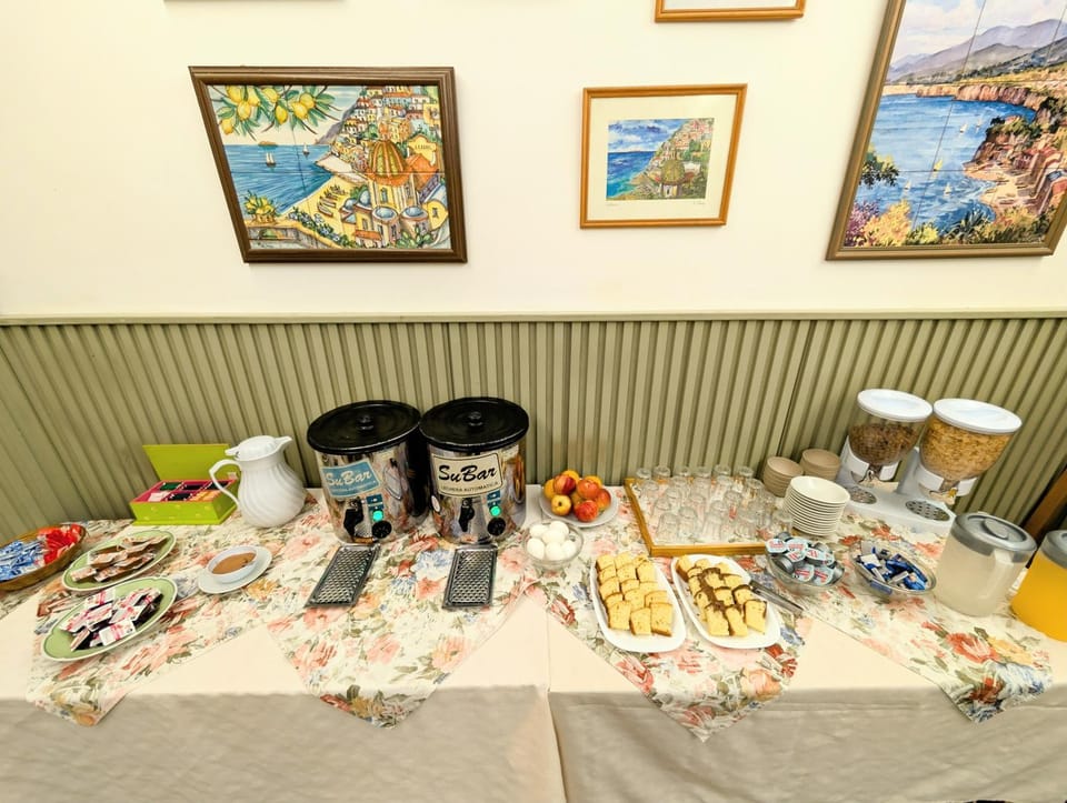 Breakfast, Buffet breakfast