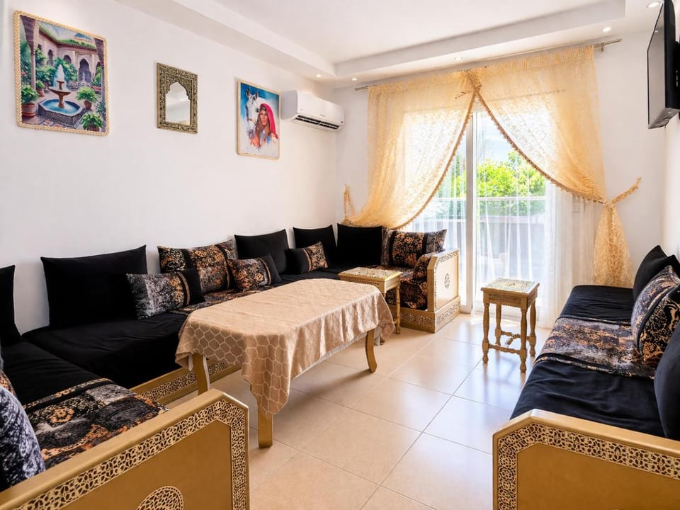 Living room, air conditioner