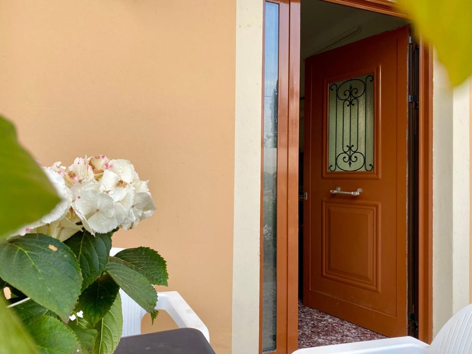 Facade/entrance, Balcony/Terrace, Balcony/Terrace