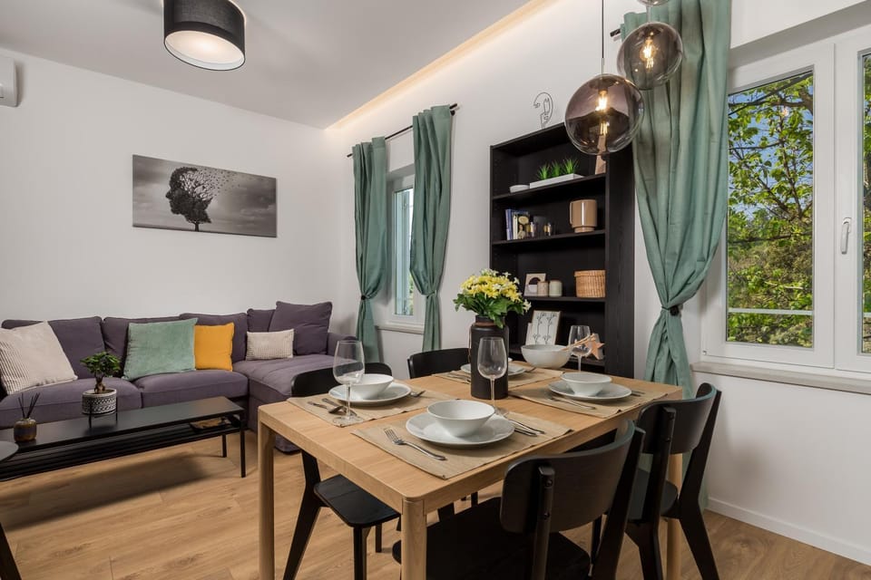 Living room, Seating area, Dining area