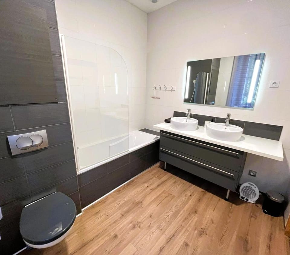 Toilet, Bathroom, Bath, hair dryier, heating, storage