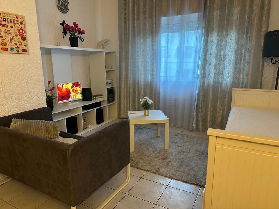 Quarteira Home Beach Férias Tranquilas a 1KM da Praia Totalmente Renovado Apartment in Quarteira