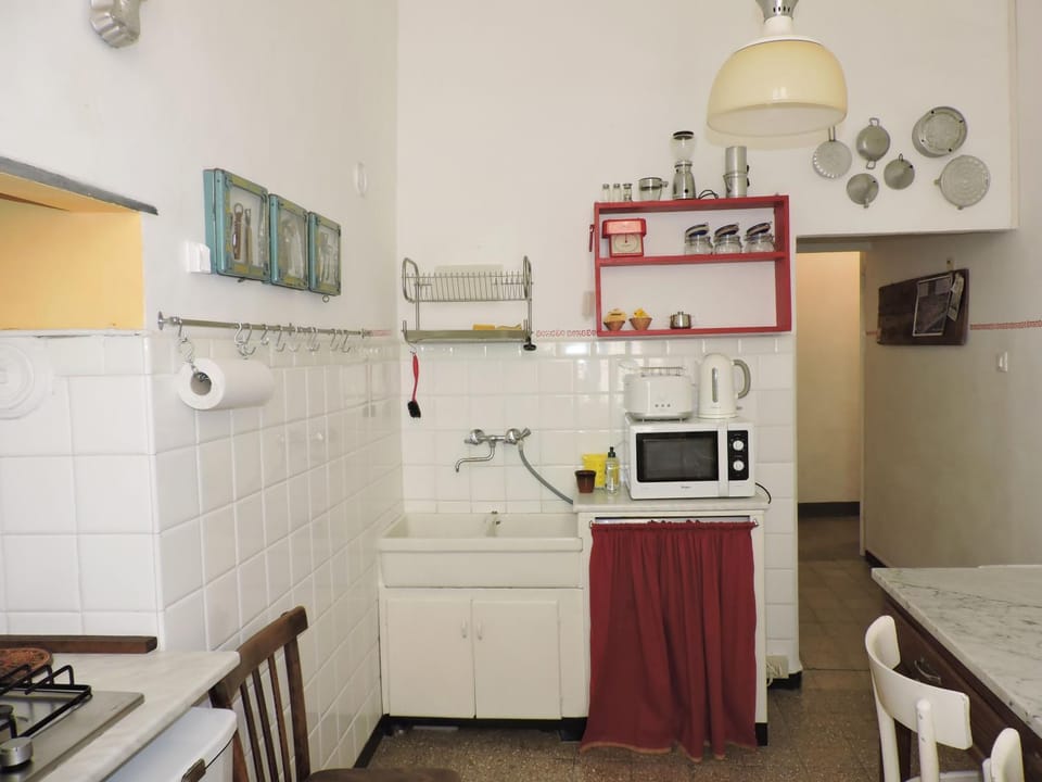 Kitchen or kitchenette, pet friendly