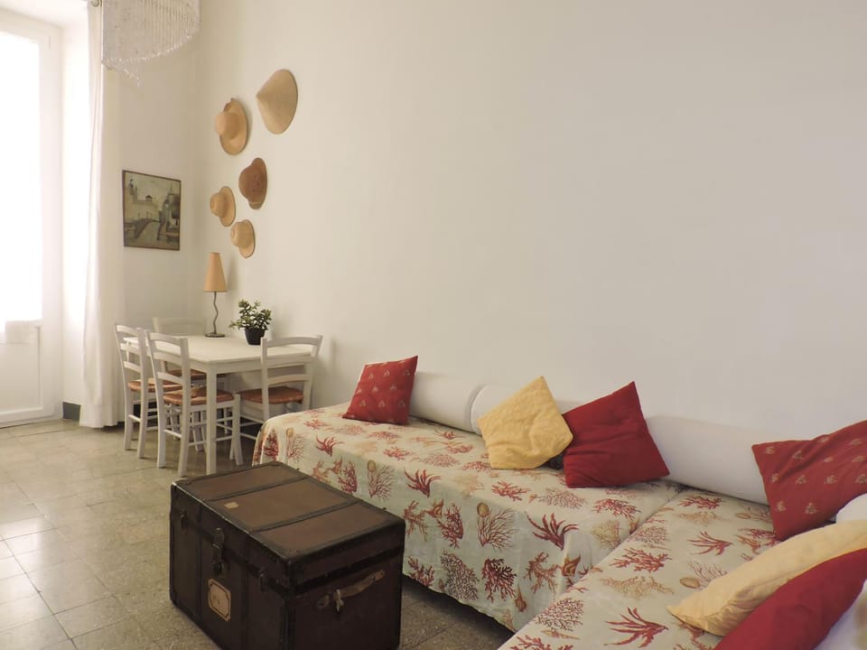 Living room, Seating area, Dining area, Bedroom