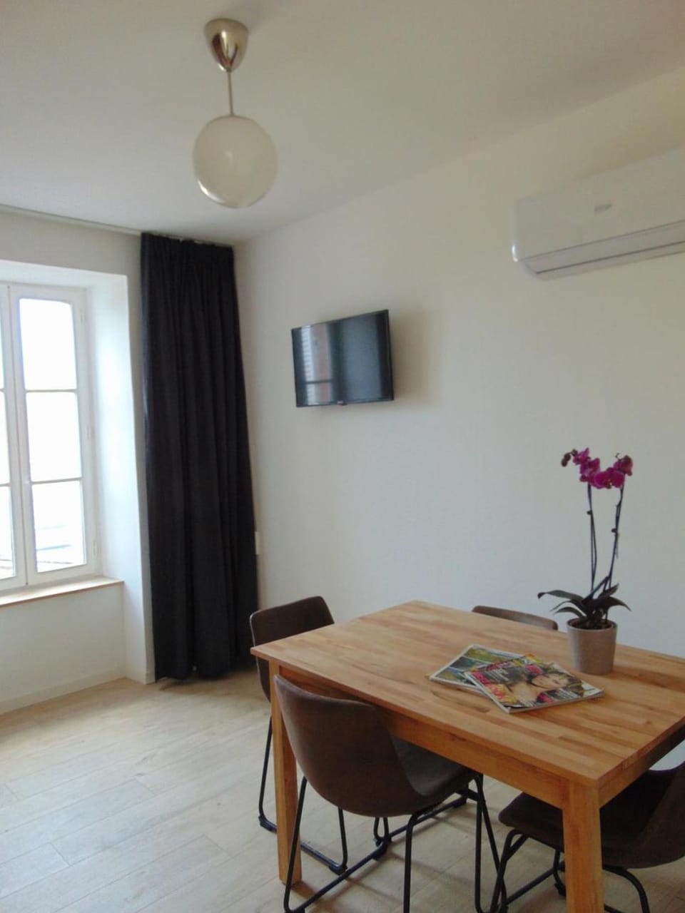 TV and multimedia, air conditioner