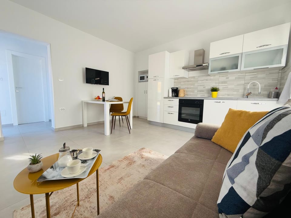 Apartment Erika - for 2 near the beach Apartment in Pula