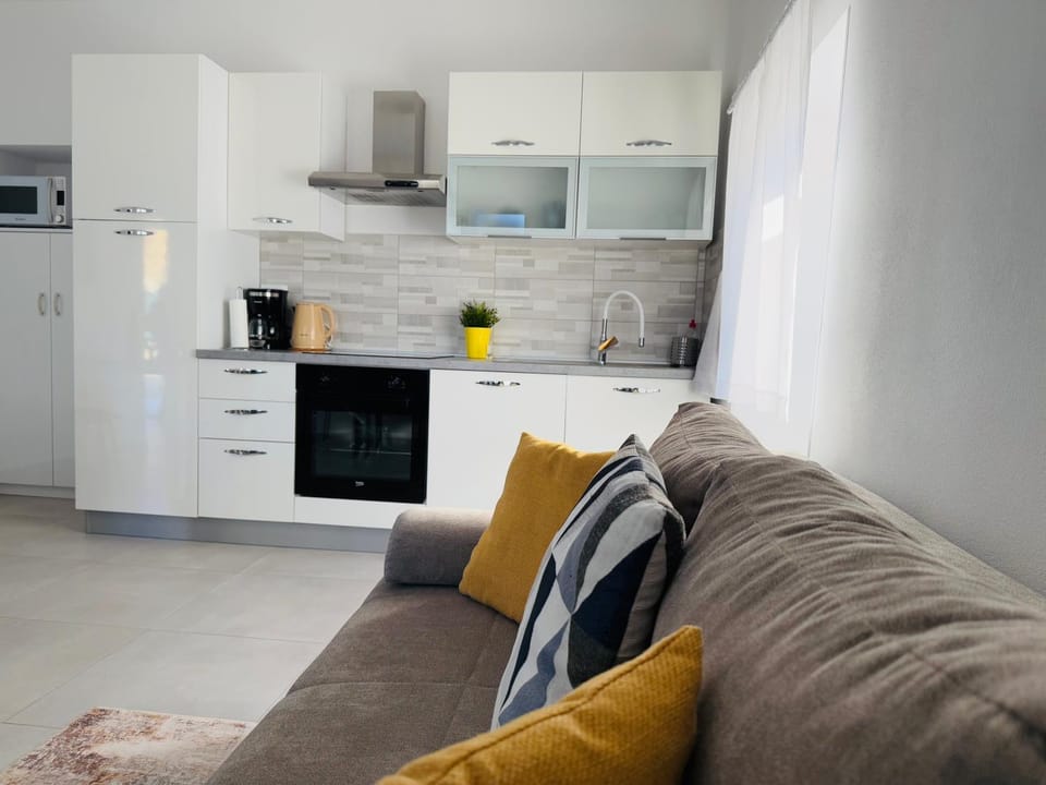 Apartment Erika - for 2 near the beach Apartment in Pula